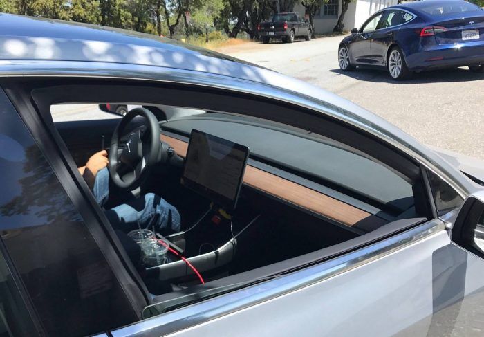 Tesla Model 3 Imagenes 700x487