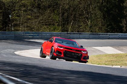 El Chevrolet Camaro ZL1 1LE «vuela» en Nürburgring