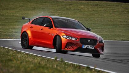 El Jaguar XE SV Project 8 se lanza a por el récord del Alfa Romeo Giulia QV en Nurburgring