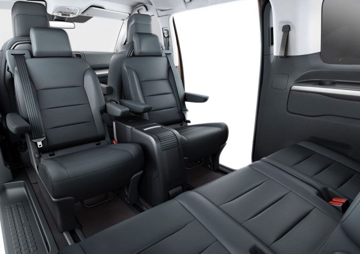 Toyota Proace Verso VIP 2017 Interior 3 700x494