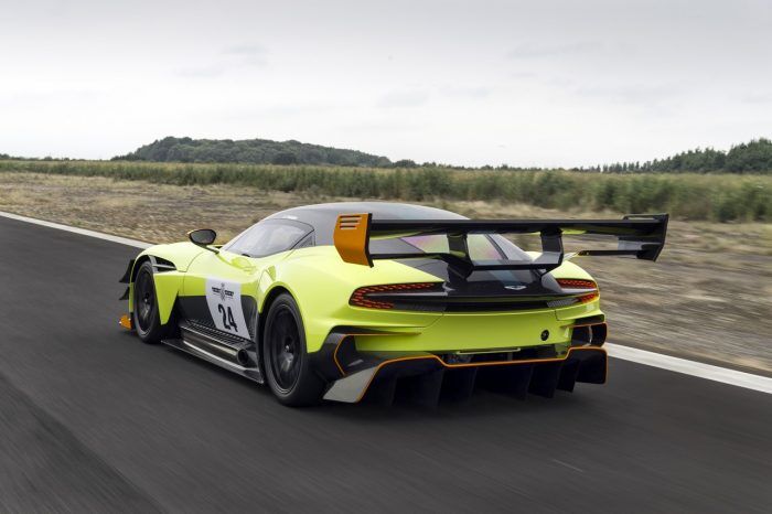 Aston Martin Vulcan Amr Pro 17 700x466