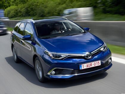 Toyota Auris Touring Sports 2015