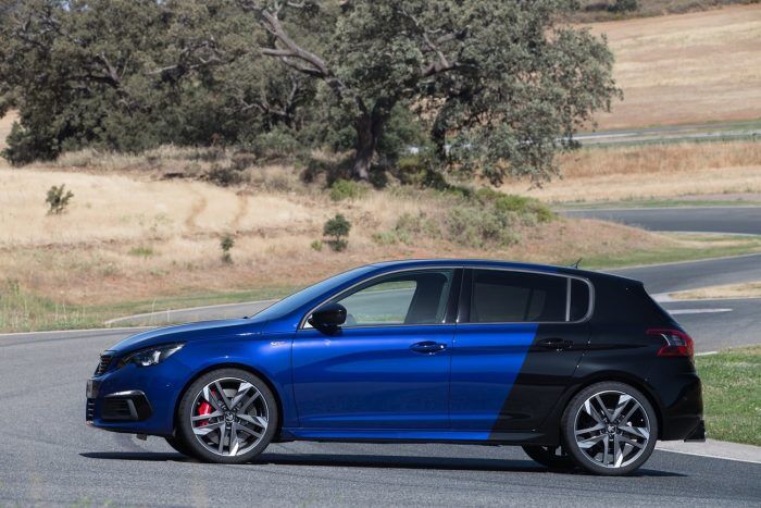 Peugeot 308 GTi 2 700x467