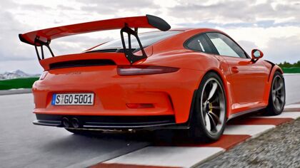 Música para los oídos desde el tubo de escape de un Porsche 911