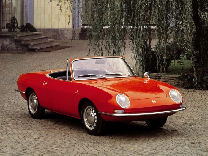 1965 Bertone Fiat 850 Spider 01 700x525