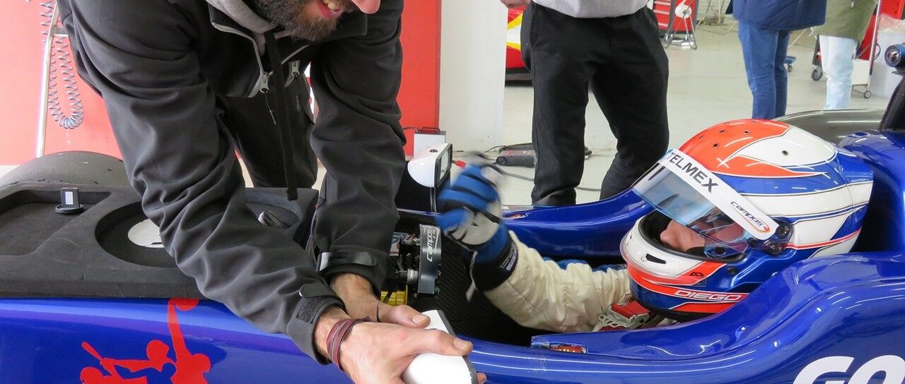 Todas las noticias de coches en un solo portal: Pruebas, fotos, vídeos, informes...