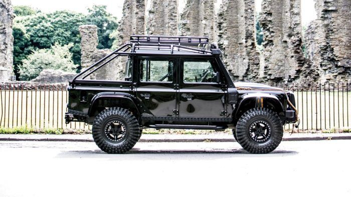 Land Rover Defender SVX Spectre 2014 1 1 700x394