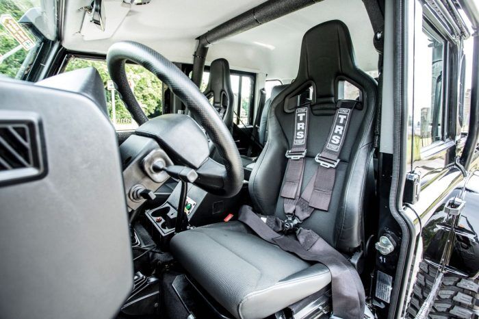 Land Rover Defender SVX Spectre 2014 14 700x466