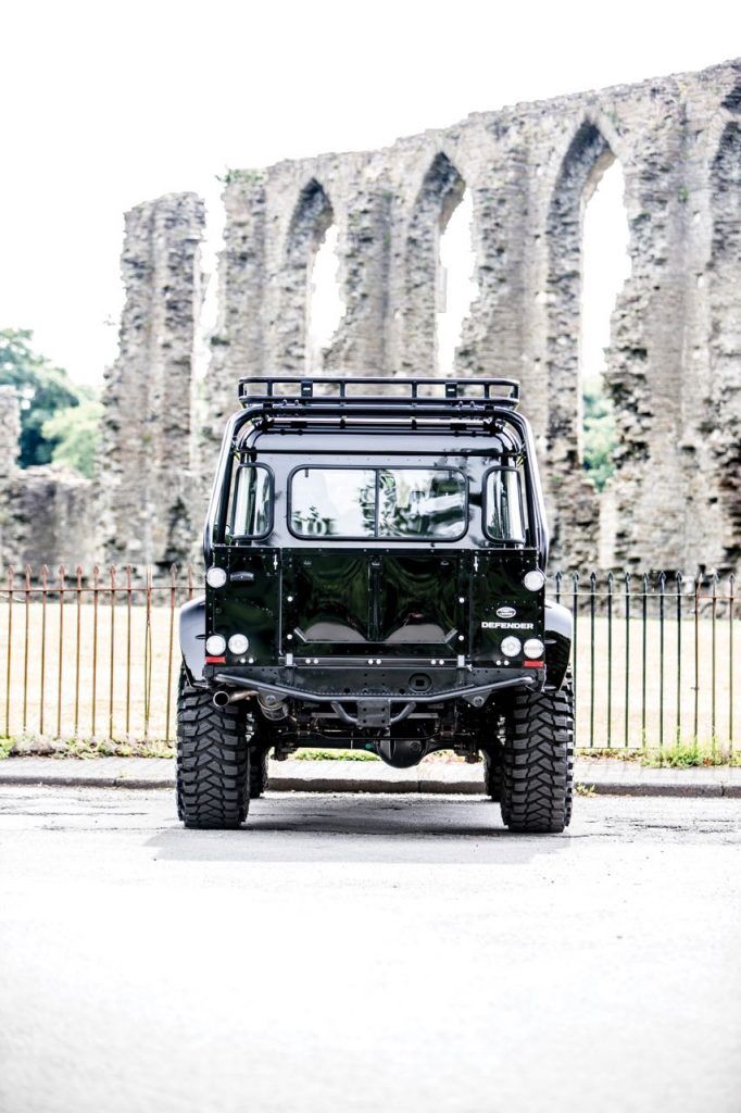 Land Rover Defender SVX Spectre 2014 3 682x1024