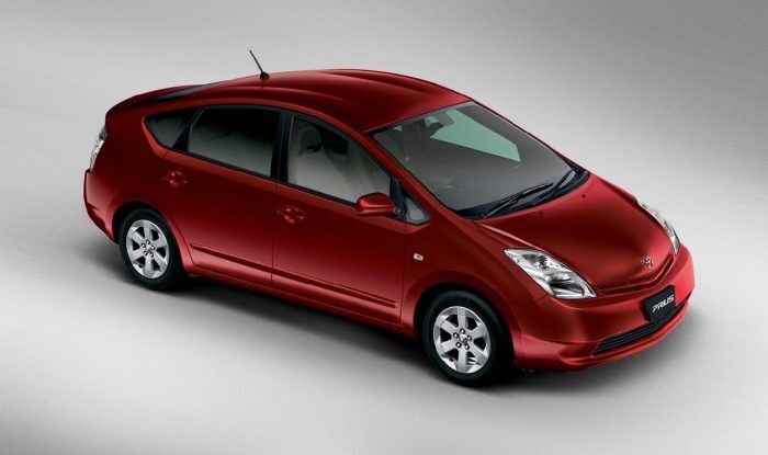 Toyota Prius II 2003 4 700x415