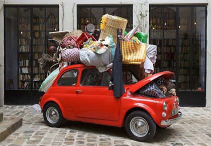 Si este fin de semana sales de puente, Luis Moya te ayuda a cargar tu equipaje en el coche