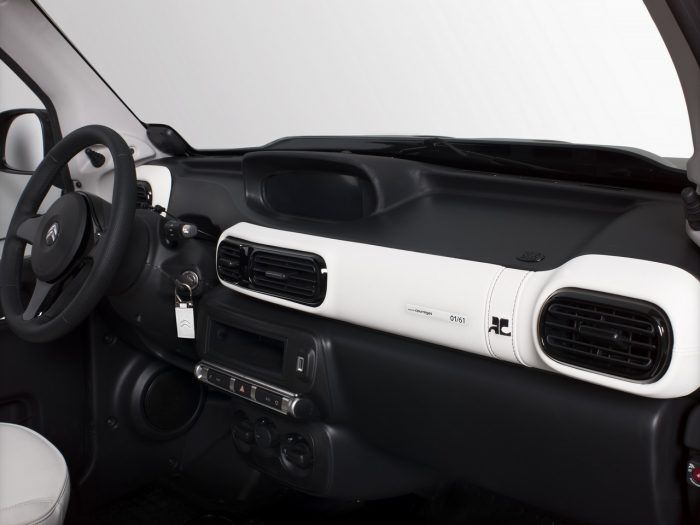 Citroen E Mehari Styled By Courreges 8 700x525