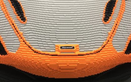 Un McLaren 720S hecho a escala real con piezas de Lego