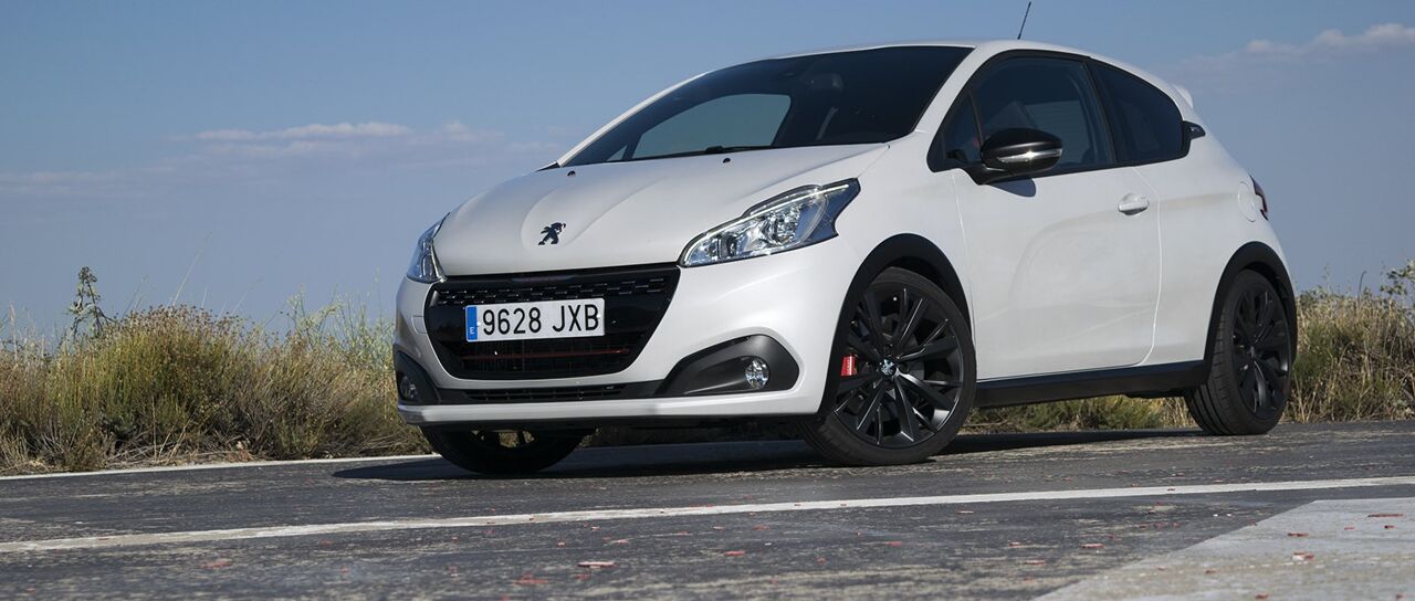 Todas las noticias de coches en un solo portal: Pruebas, fotos, vídeos, informes...