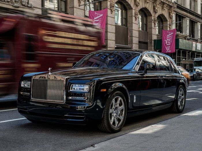 Rolls Royce Phantom 1 700x525