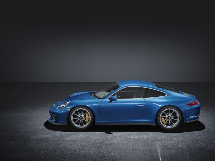 Porsche 911 Gt3 Touring Package 2 700x524