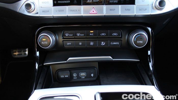 Kia Stinger 2018 Prueba Interior 6 700x394