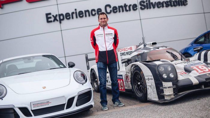 Porsche 911 GTS British Legends Edition Blanco 700x394