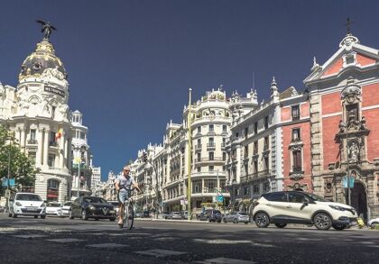 La Gran Vía se corta al tráfico a partir de Navidades y aumentará su zona peatonal