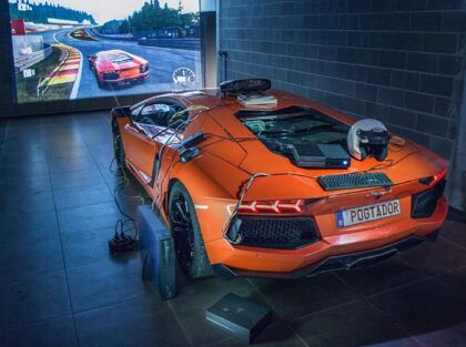 ¡De locos! Modifica su Lamborghini Aventador para poder jugar al Forza Motosport 7