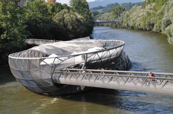 Puente Aiola Island 700x465