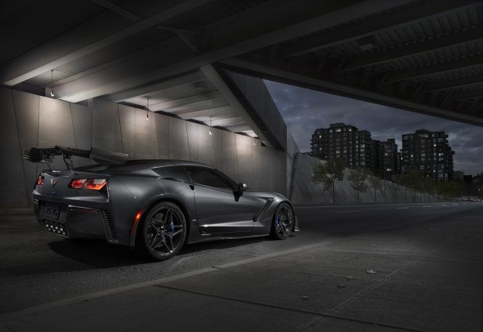 2019 Chevrolet Corvette ZR1 004 700x481