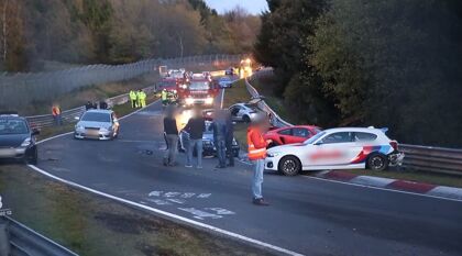 El tremendo accidente en cadena de 14 coches en Nürburgring