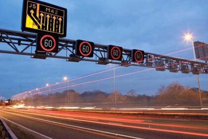 Semáforos, la solución a los atascos de las autopistas británicas