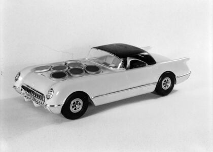 Sunmobile, en 1955 se probó por primera vez con éxito el coche solar