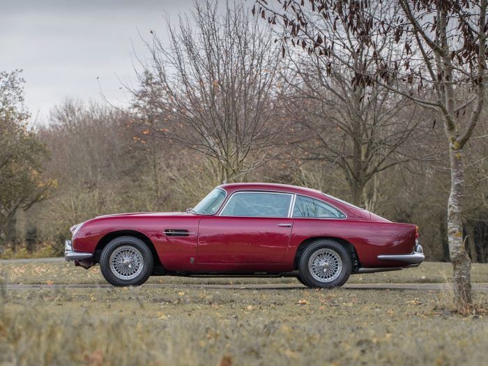 Aston Martin DB5 Robert Plant Led Zepellin 4 700x525