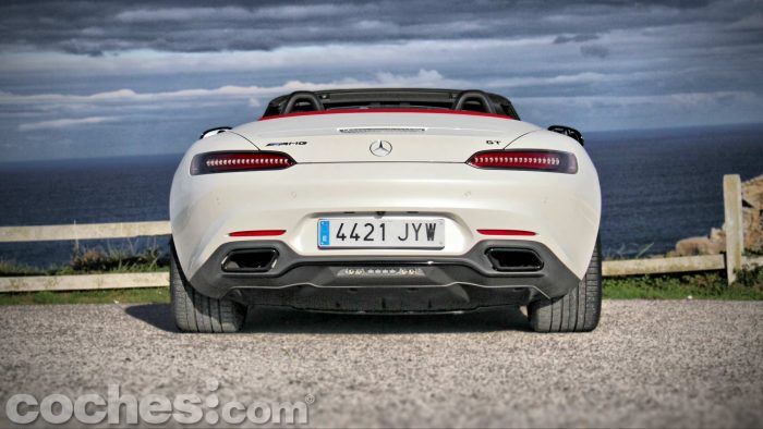 Mercedes AMG GT Roadster 005 700x394