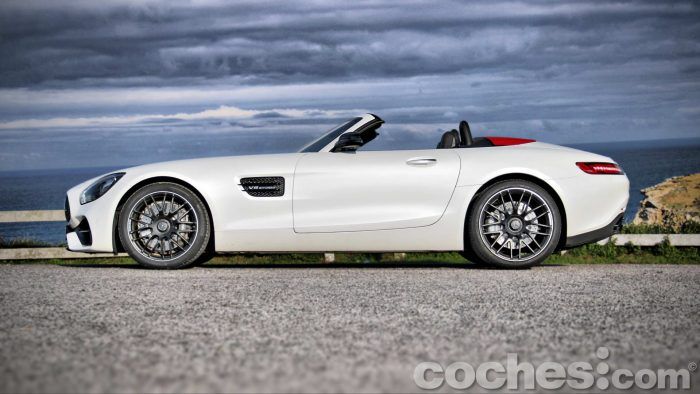 Mercedes AMG GT Roadster 008 700x394