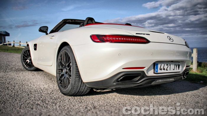 Mercedes AMG GT Roadster 015 700x394