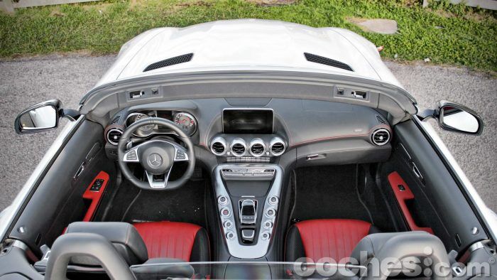 Mercedes AMG GT Roadster 024 700x394