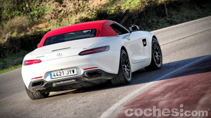 Mercedes AMG GT Roadster 060 700x394