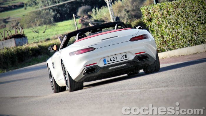 Mercedes AMG GT Roadster 062 700x394