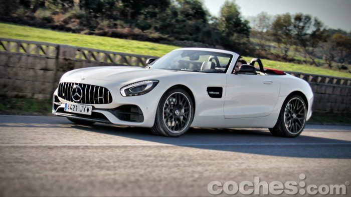Mercedes AMG GT Roadster 066 700x394