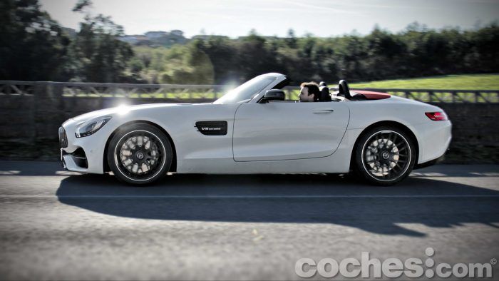 Mercedes AMG GT Roadster 069 700x394