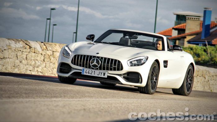 Mercedes AMG GT Roadster 073 700x394