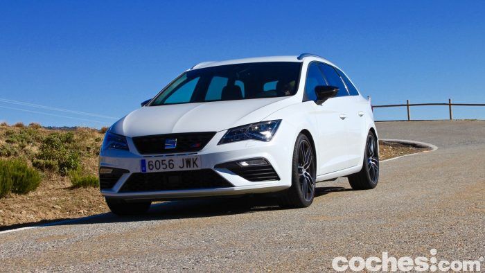 SEAT Leon Cupra ST 2017 1 700x394