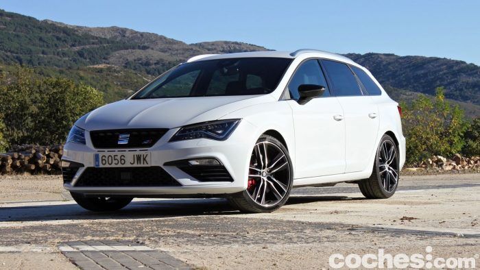 SEAT Leon Cupra ST 2017 20 700x394