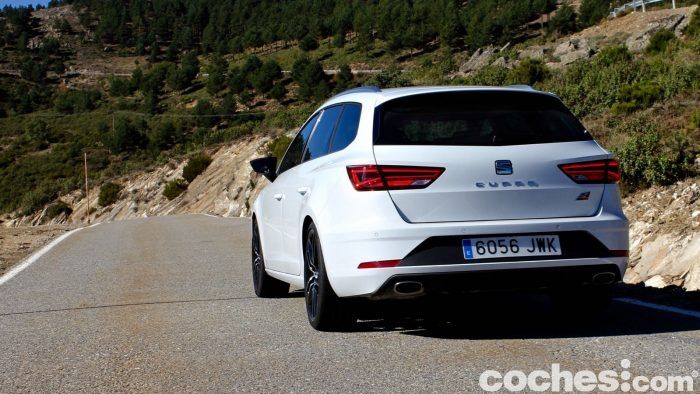 SEAT Leon Cupra ST 2017 3 700x394