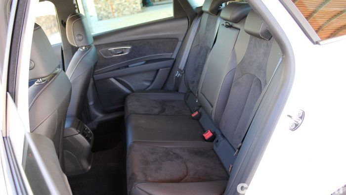 SEAT Leon Cupra ST 2017 Interior 4 700x394