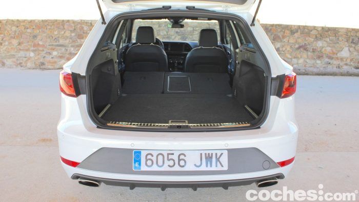 SEAT Leon Cupra ST 2017 Maletero 3 700x394