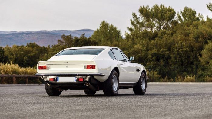 Aston Martin V8 Vantage Oscar India 1 700x394