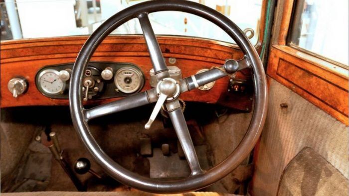1925 Skoda 110 Steering Wheel 700x394