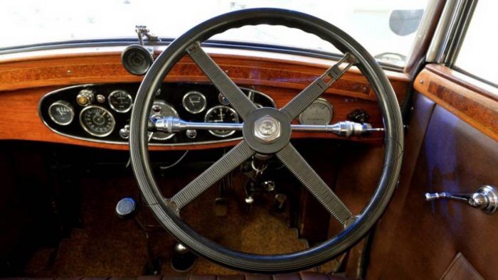 1932 Skoda 860 Steering Wheel 700x394