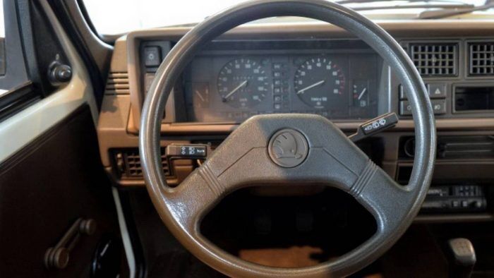 1989 Skoda Favorit Steering Wheel 700x394
