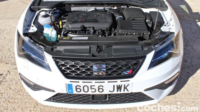 Seat Leon Cupra ST 300 Motor 1 700x394