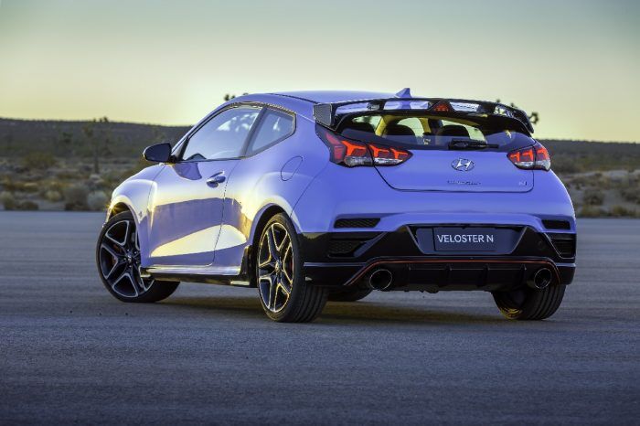 Hyundai Veloster N 2018 37 700x466